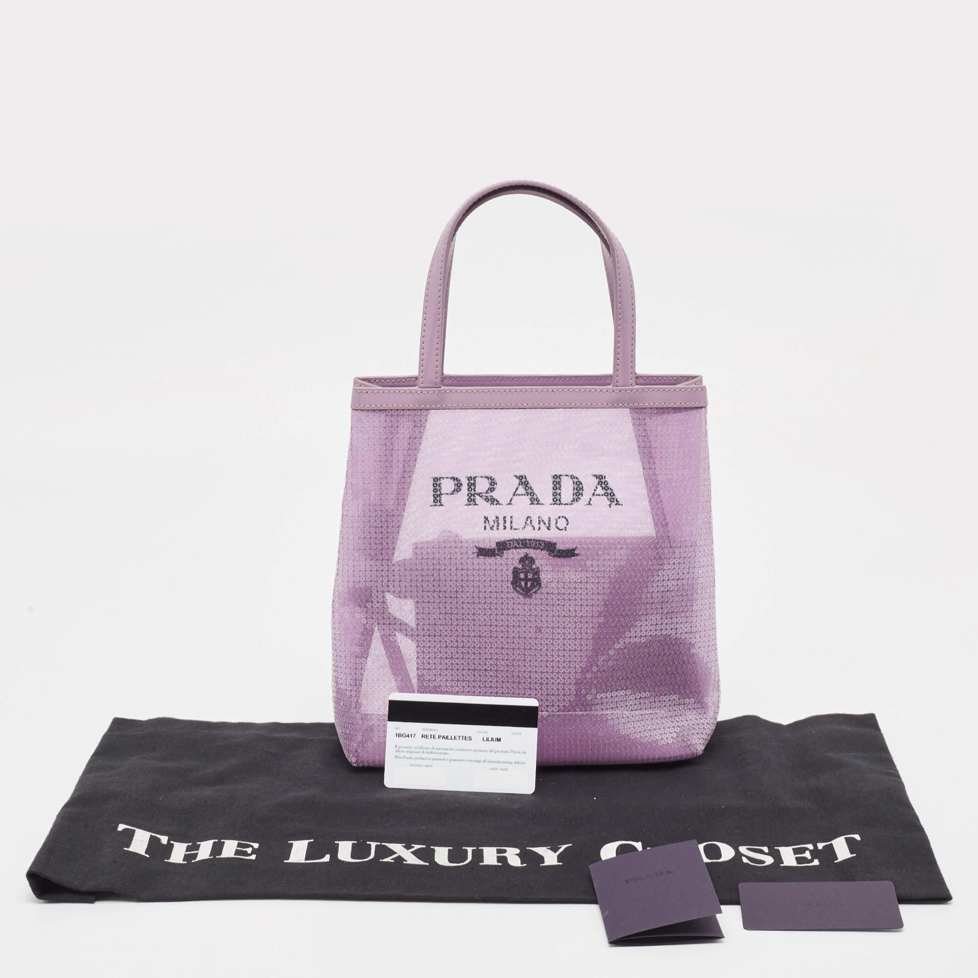 Petit sac à main Lily en nylon maille et paillettes Prada Lilas en vente 11