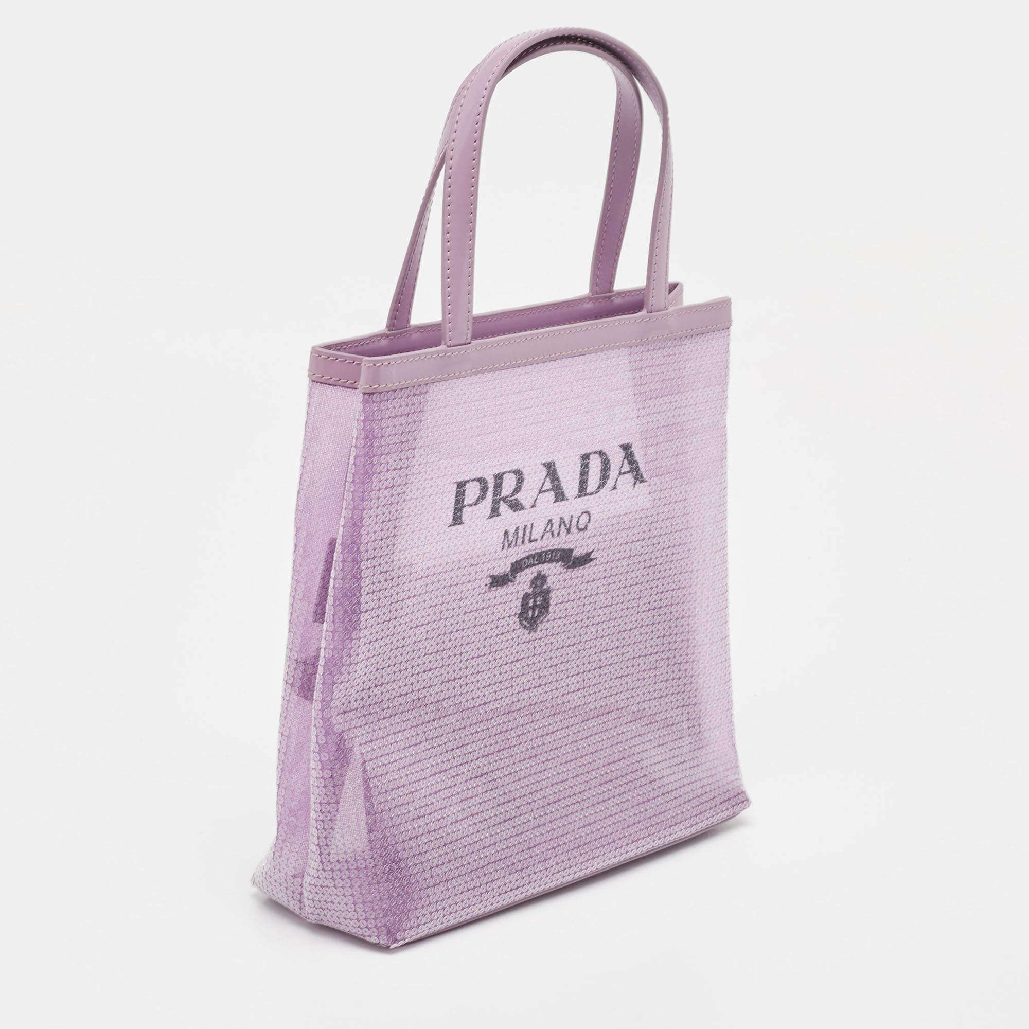 Petit sac à main Lily en nylon maille et paillettes Prada Lilas Bon état - En vente à Dubai, Al Qouz 2