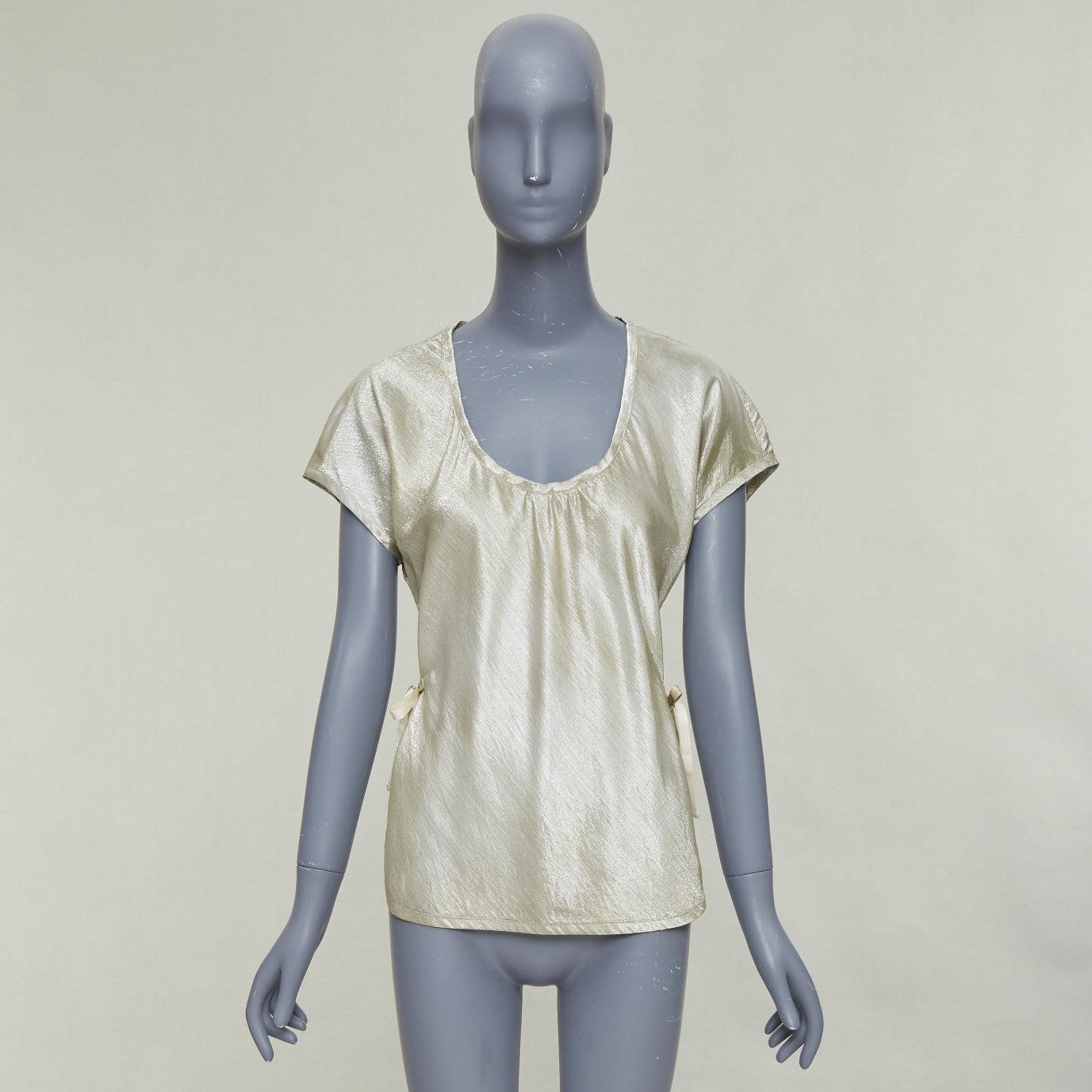 PRADA Linea Rossa Vintage Silberne Seidenmischung Lame Rundhalsausschnitt Seitenbindungen Oberteil IT40 M im Angebot 6
