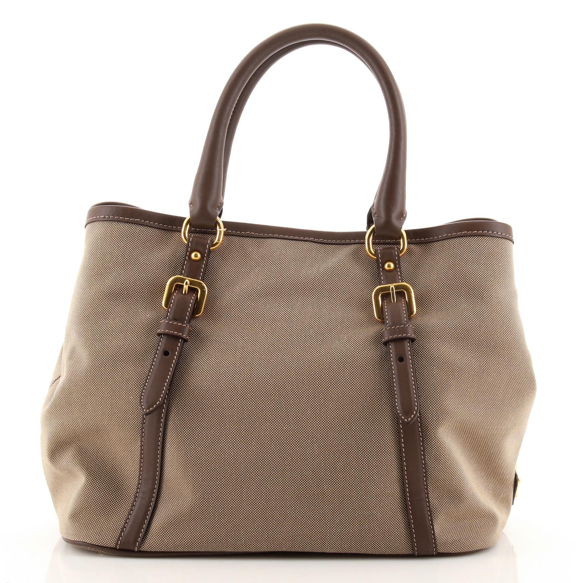 Prada Logo Umwandelbare Tragetasche aus Segeltuch mit Leder Medium im Zustand „Gut“ in NY, NY