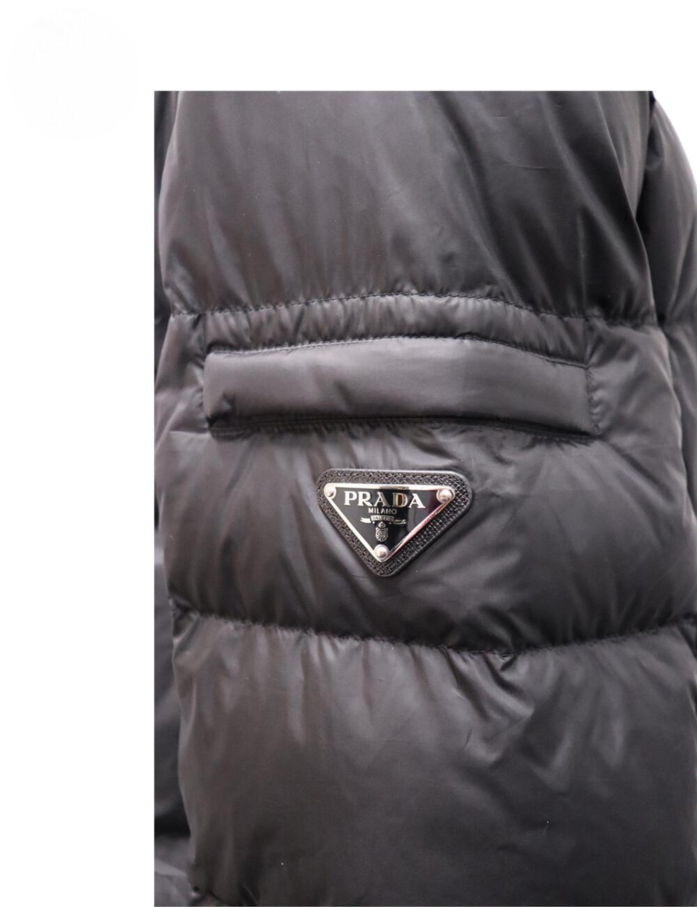 Prada Logo-Plaque Puffer Jacket Size IT 48  In Good Condition In Amman, JO