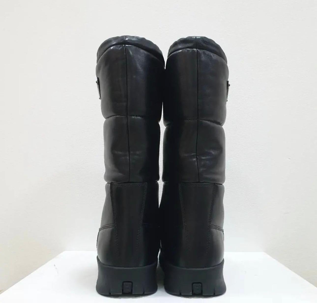 Prada Low Wedge Leather Boots In Good Condition For Sale In Krakow, PL