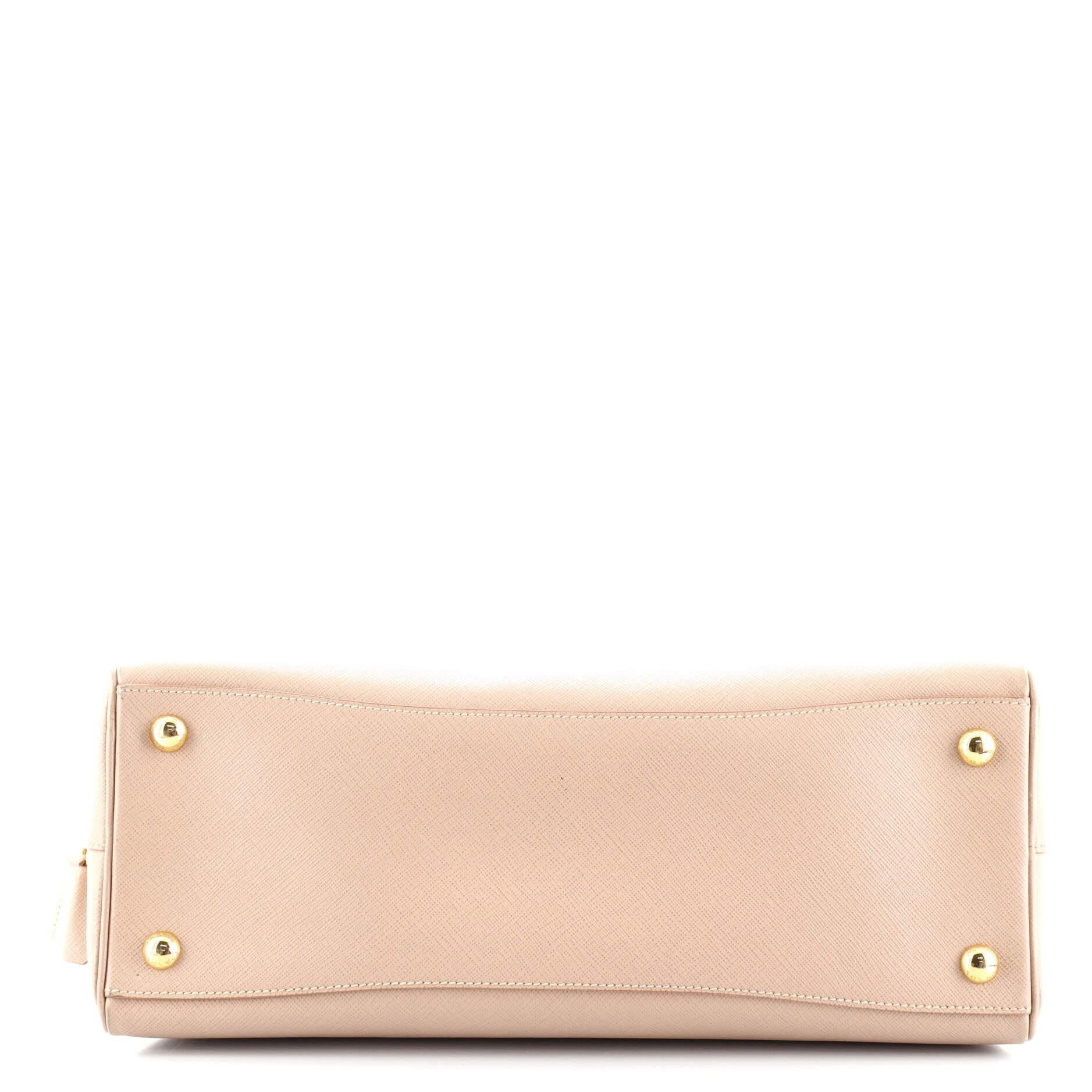 Prada Lux Bowlertasche aus Saffiano-Leder Medium im Zustand „Gut“ in NY, NY