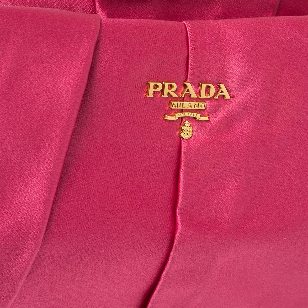 Prada Magenta Satin Pleated Raso Clutch In Good Condition In Dubai, Al Qouz 2