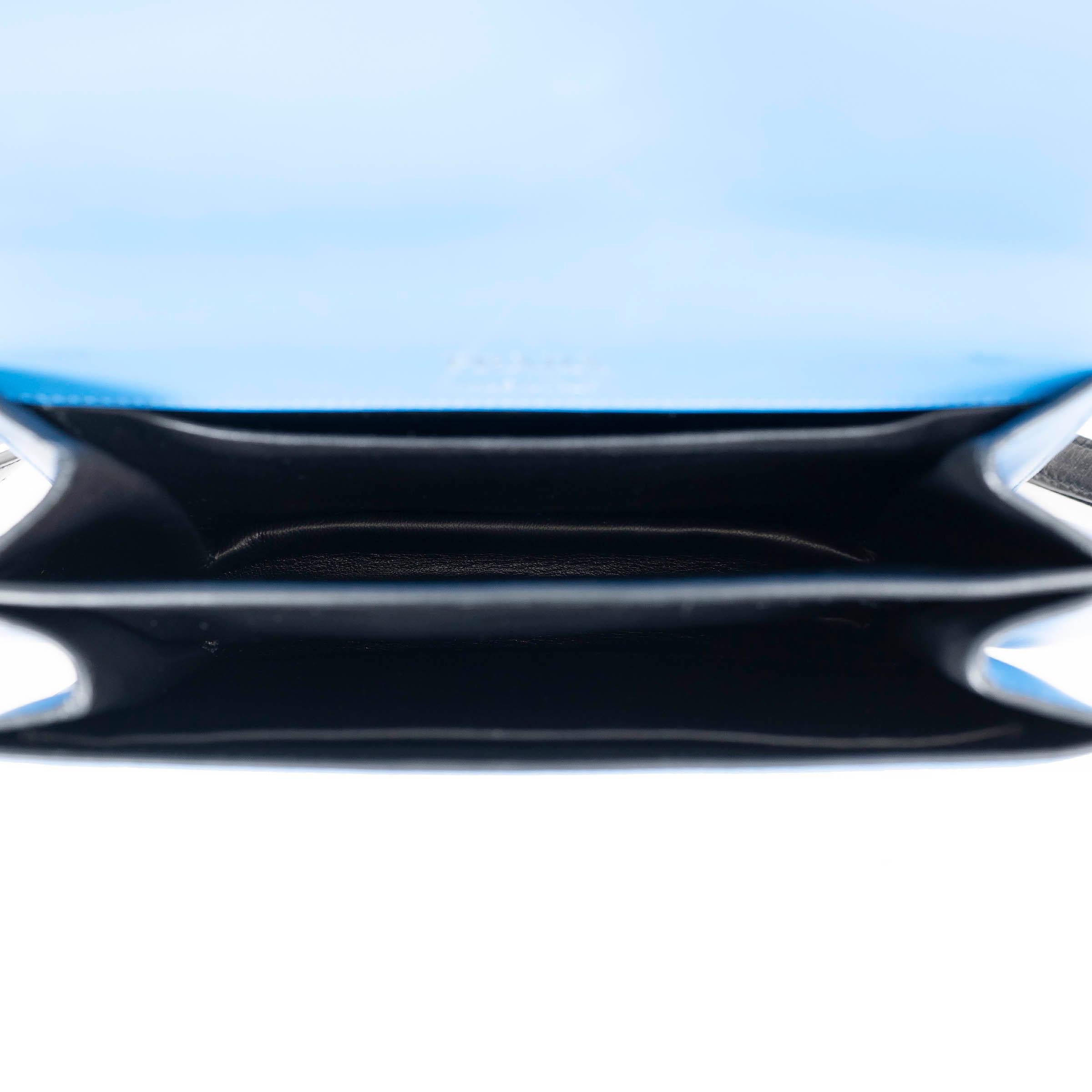 PRADA Marea bleu et noir Sac à bandoulière en cuir de veau City 2019 SYBILLE Pour femmes en vente