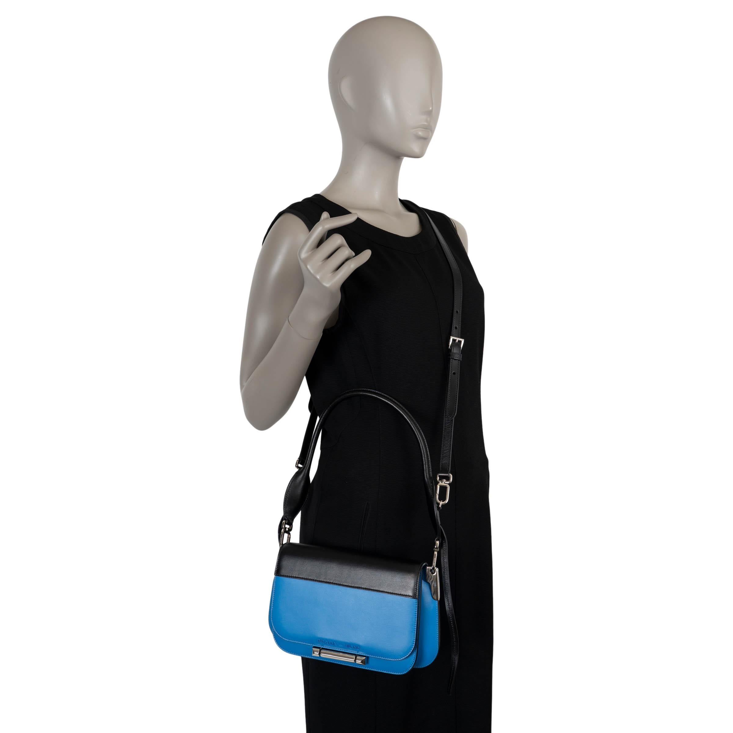 PRADA Marea bleu et noir Sac à bandoulière en cuir de veau City 2019 SYBILLE en vente 3