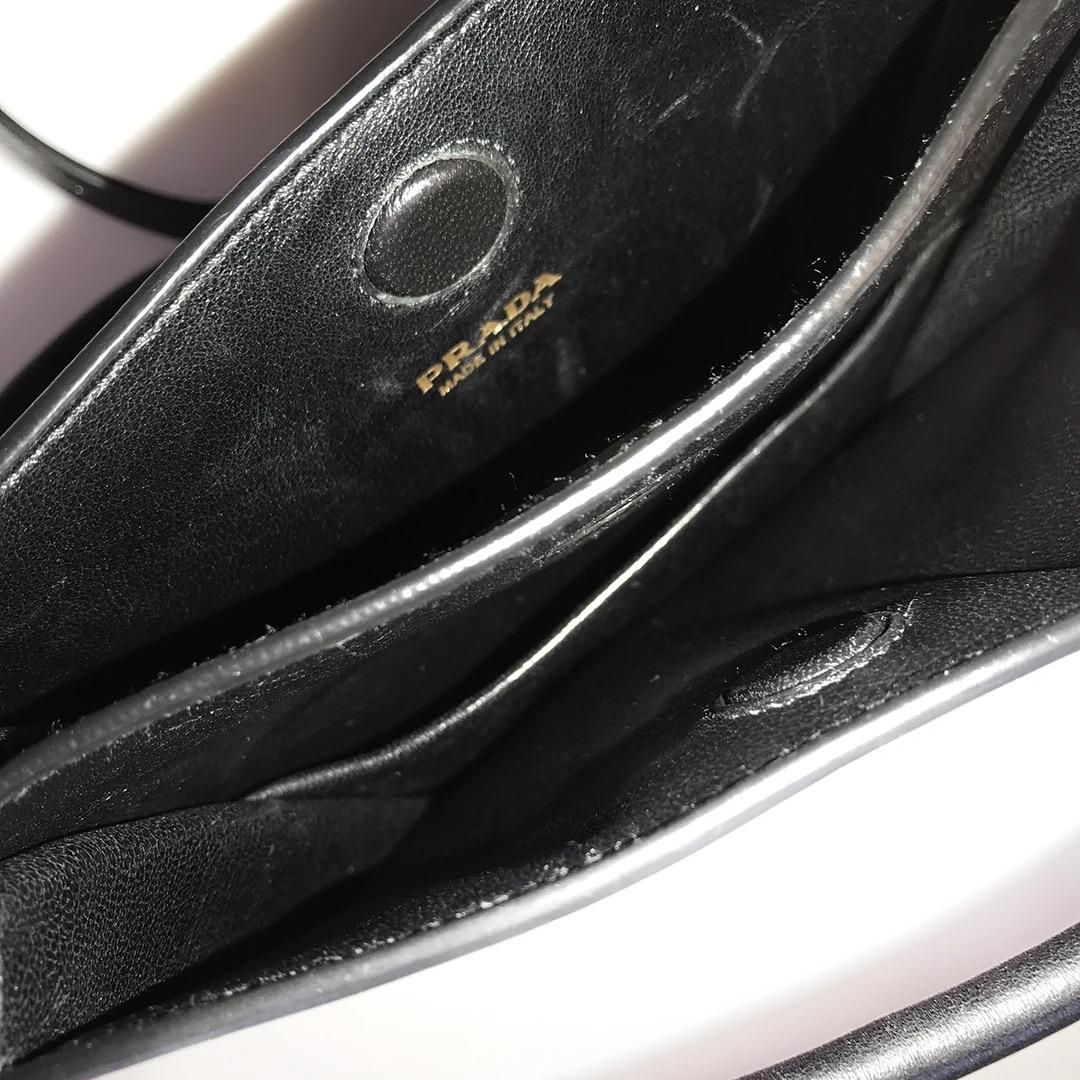 Die Margit-Handtasche von Prada 4