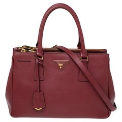 Prada Maroon Saffiano Lux Leder-Tragetasche, Galleria