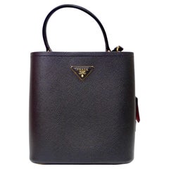 Borsa Prada media in pelle saffiano