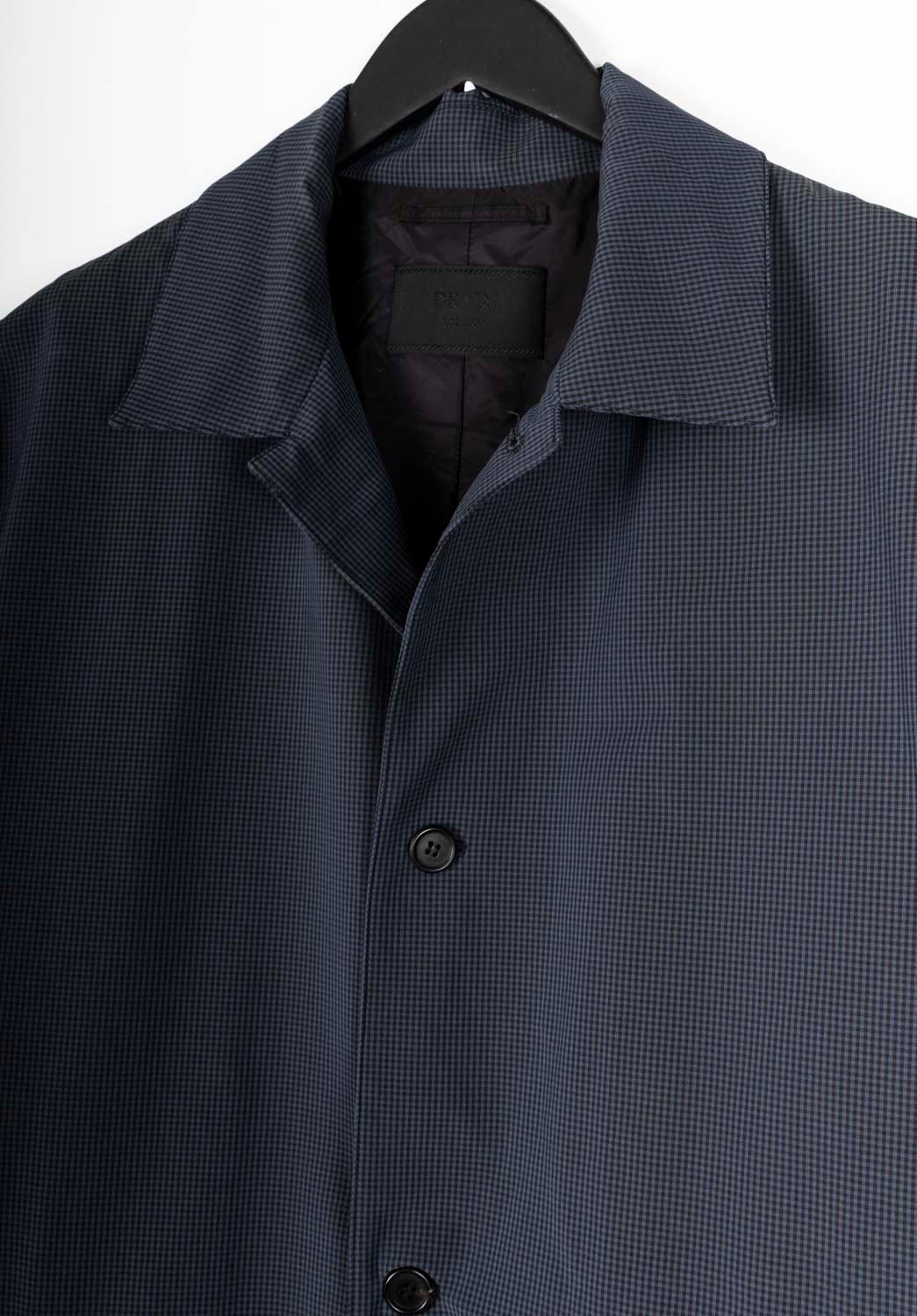 Prada Uomo Cappotto Impermeabile Check Taglia XL, S1353 In condizioni buone in vendita a Kaunas, LT