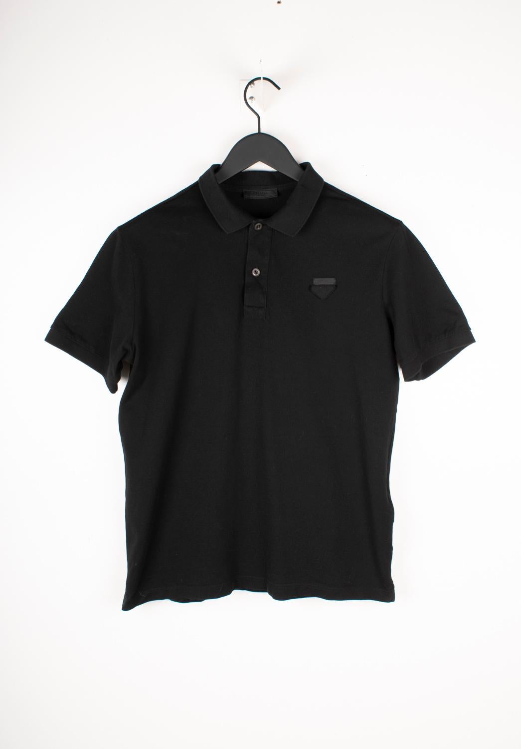 Prada Herren Polo T Shirt Brust Logo Größe M, S1488 im Angebot