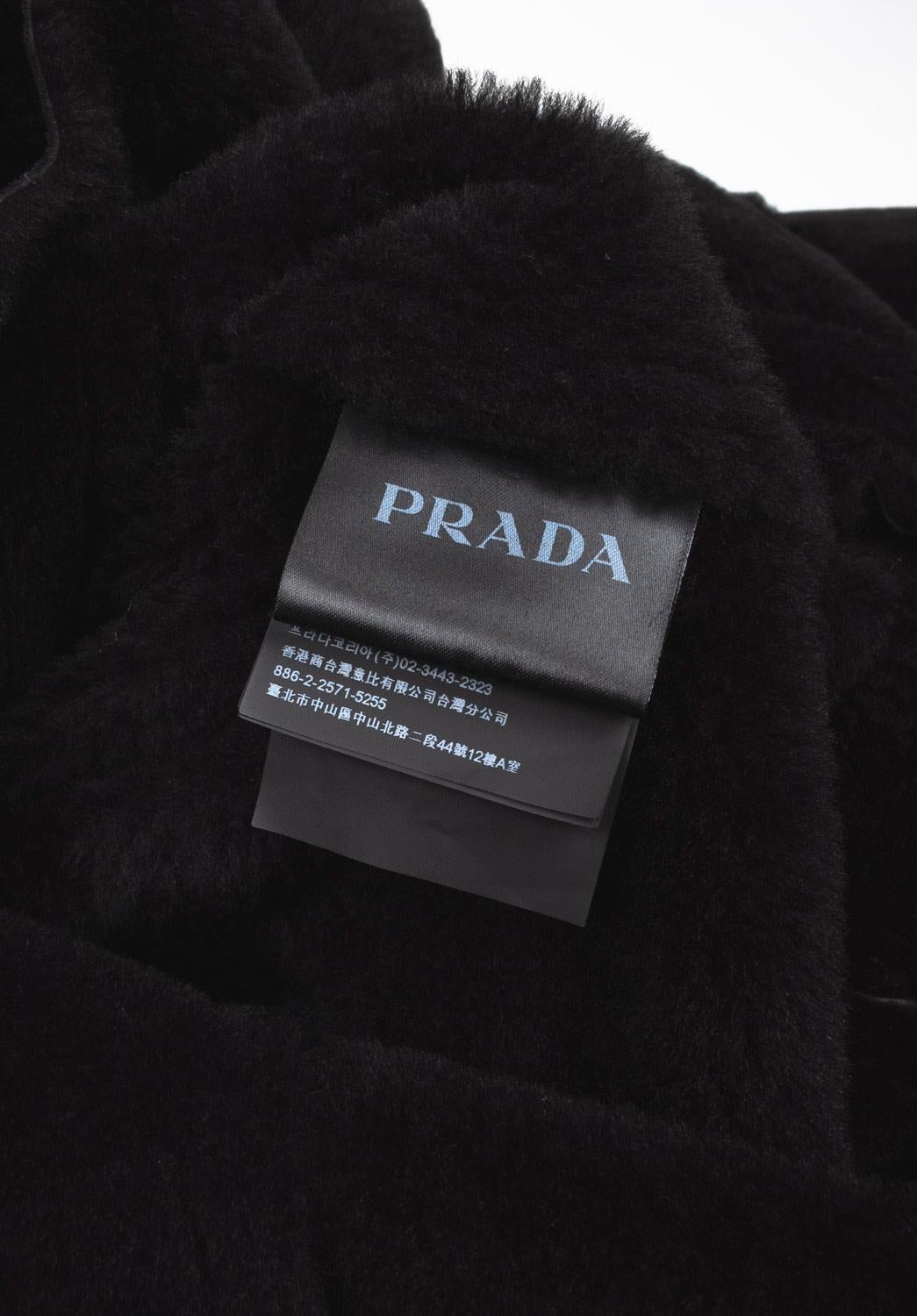 Prada Men Shearling Coat Leather Lng Size ITA46/Medium, S1222 For Sale 2