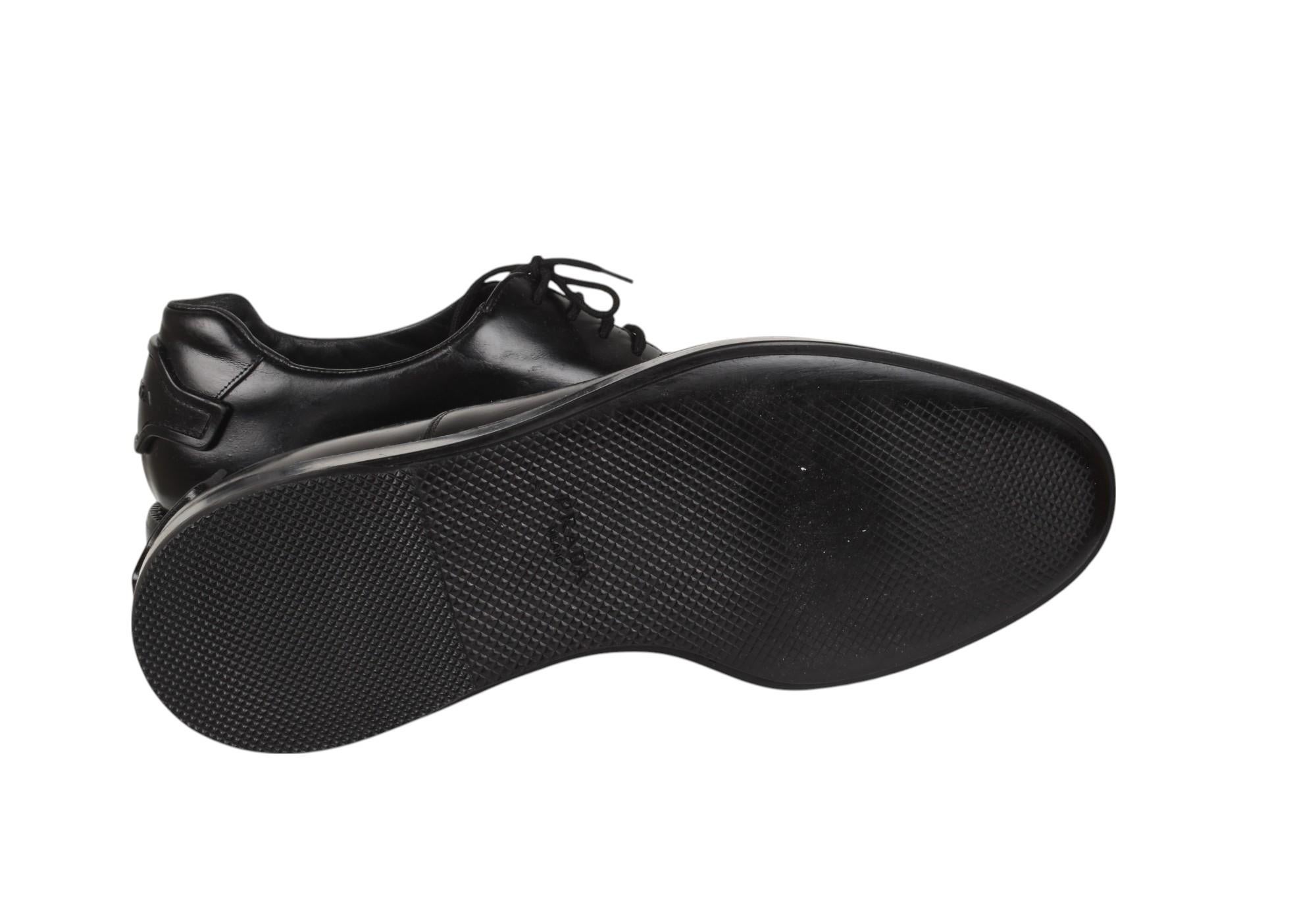 Prada Männer Schuhe Derbies mit Staubbeutel Größe US9/EUR43, UK8, S1462 im Zustand „Hervorragend“ im Angebot in Kaunas, LT