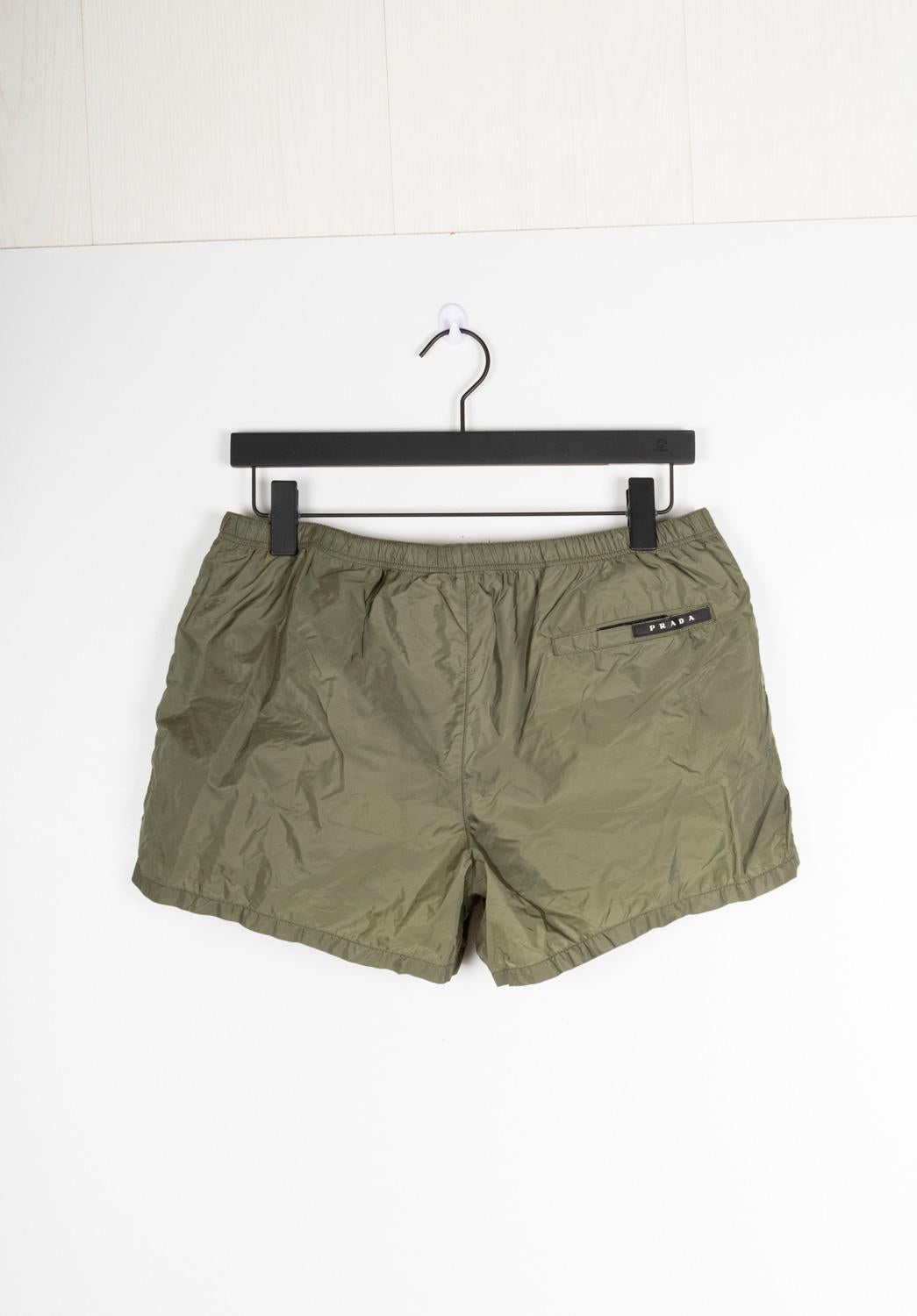 Prada Men Shorts Swimming Size IT52-Large, S1348 In Excellent Condition For Sale In Kaunas, LT
