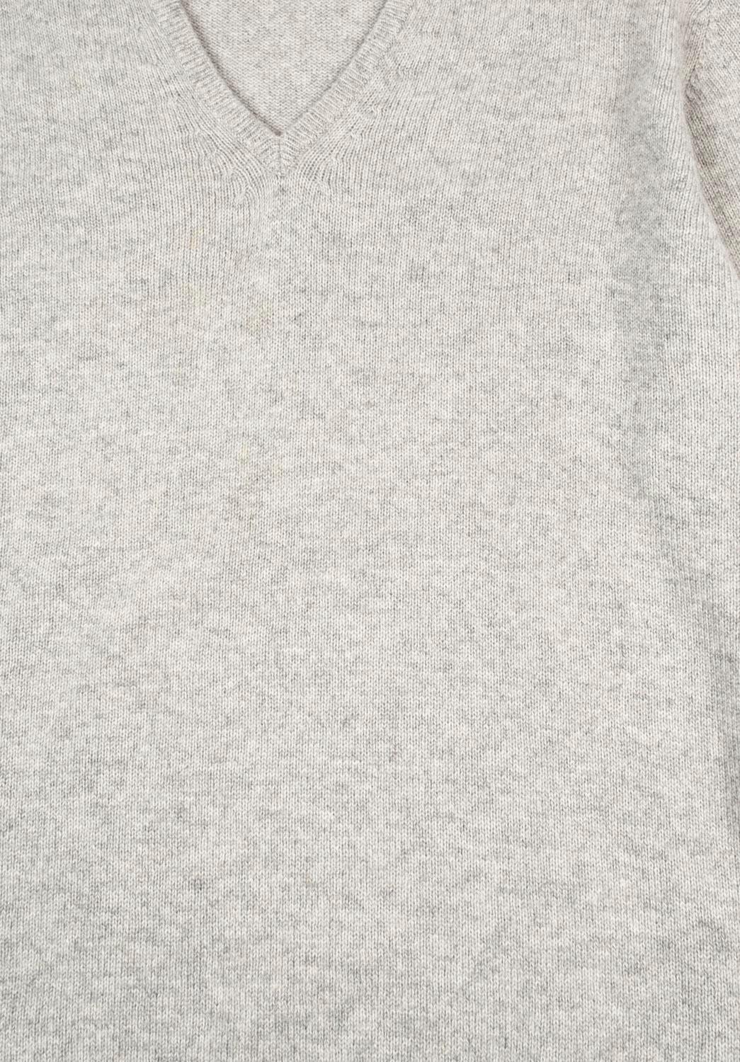 Prada Men Sweater Cashmere V Neck Size ITA52 (L), S687 In Excellent Condition For Sale In Kaunas, LT