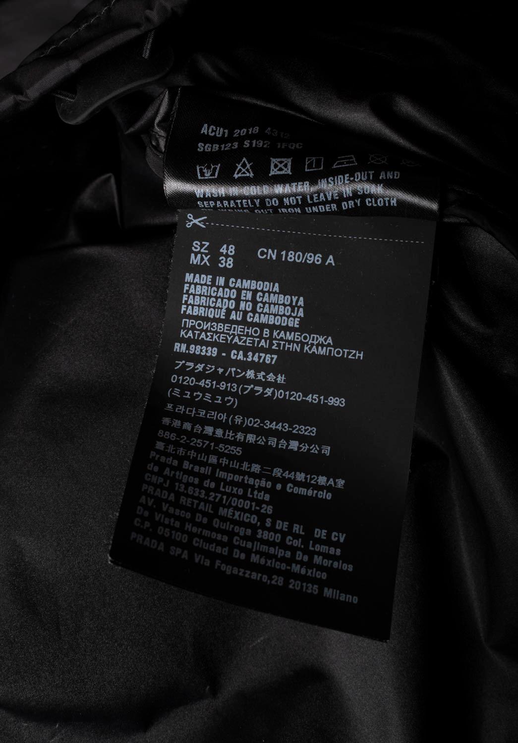 Prada Veste sans manches légère taille IT 48, Large, S1331 en vente 3