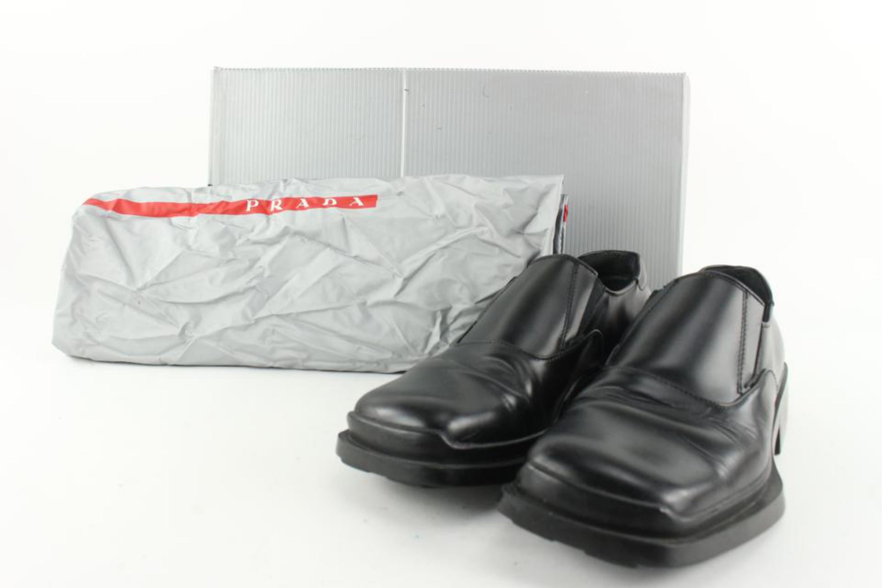 Prada Men's 7 US Black Leather Dress Sneaker 1223p20
Date Code/Serial Number: 7 1129
Made In: Italy
Measurements: Length:  11.75