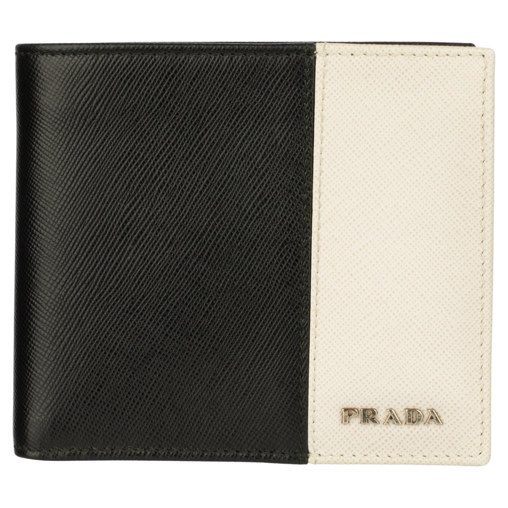 Portafoglio uomo Prada Bi-Fold in pelle saffiano nera e grigia