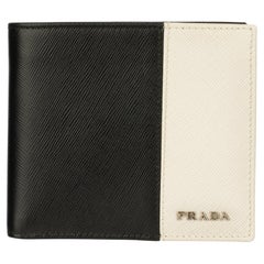 Portafoglio uomo Prada Bi-Fold in pelle saffiano nera e grigia