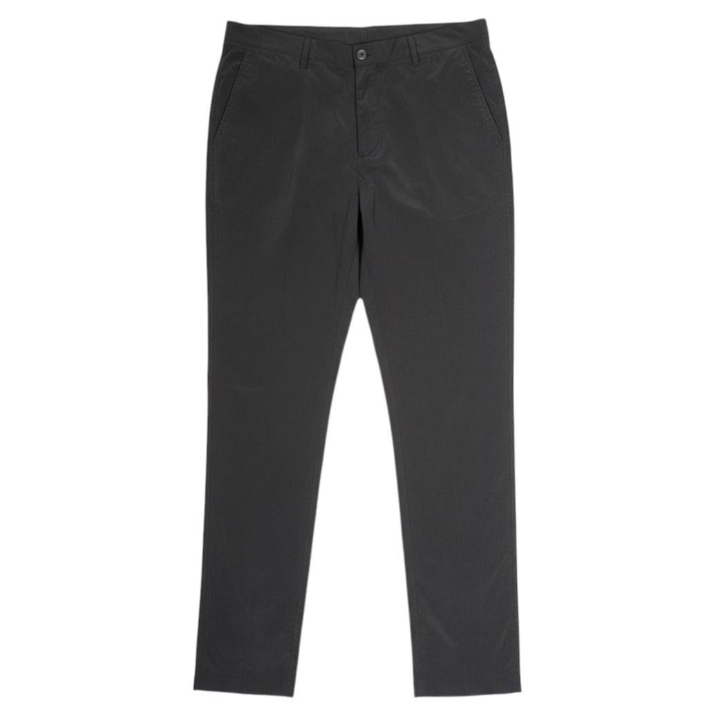 Pantalon décontracté pour homme Prada IT52, en nylon technique noir, style urbain