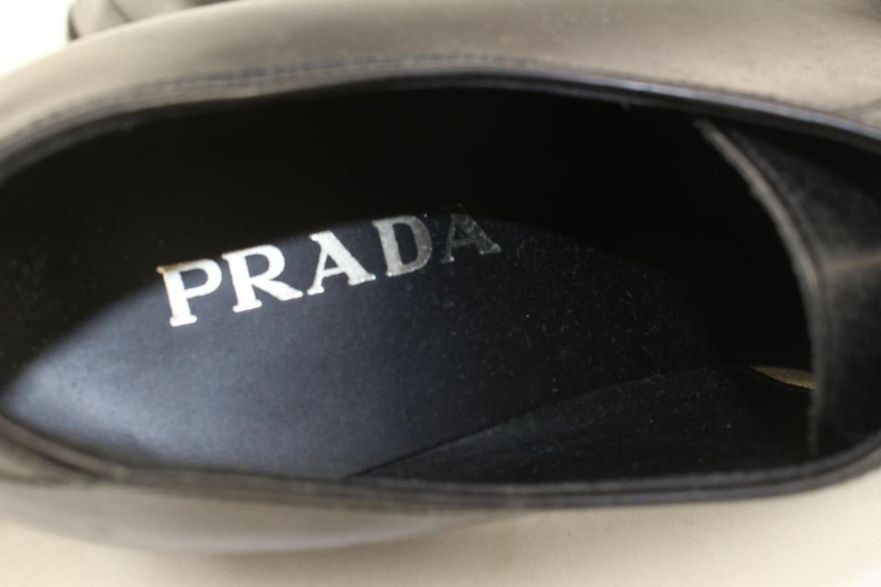 Prada Mens US 10.5 Black Cordovan Leather Lace up Classic Derby Shoe 2PR1112 For Sale 3