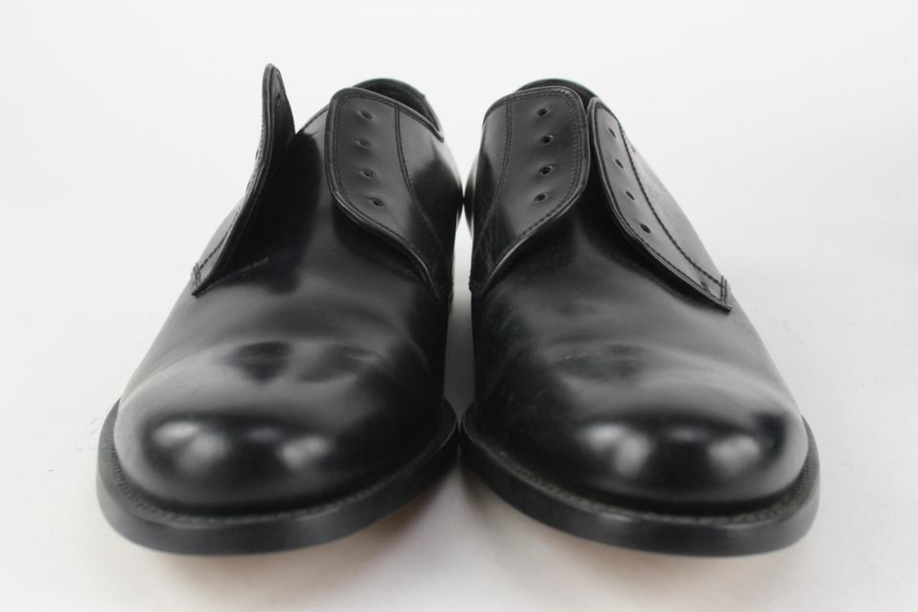 Prada Mens US 10.5 Black Cordovan Leather Lace up Classic Derby Shoe 2PR1112 For Sale 4