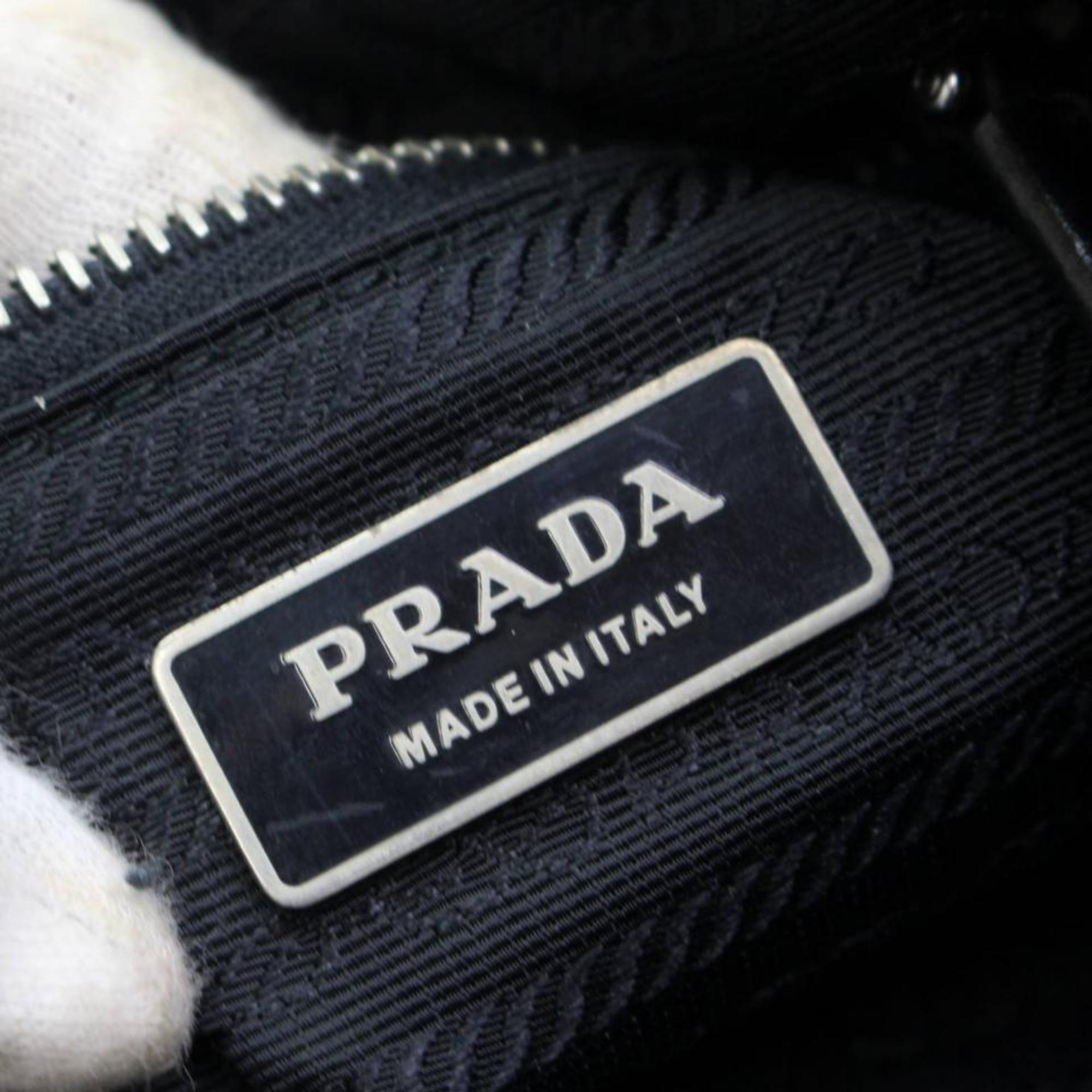 Prada Messenger 867628 Black Nylon Cross Body Bag In Fair Condition For Sale In Forest Hills, NY