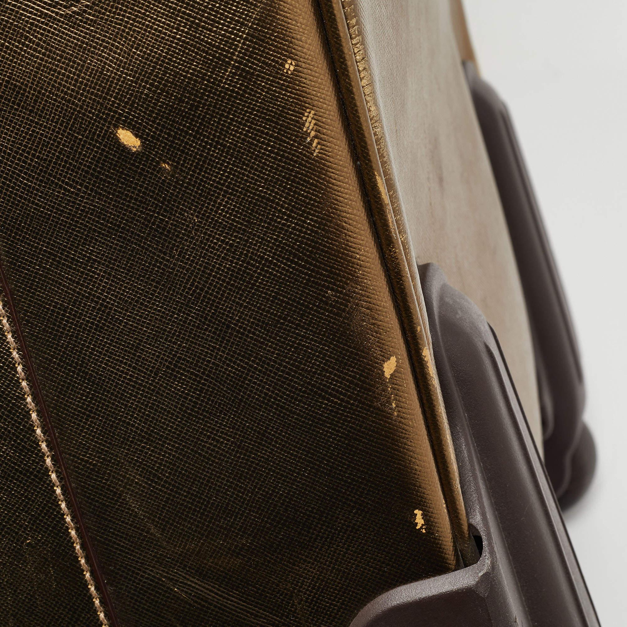 Prada Metallic Gold Saffiano Leather Travel Rolling Trolley Luggage (Bagages à roulettes en cuir métallisé) en vente 10