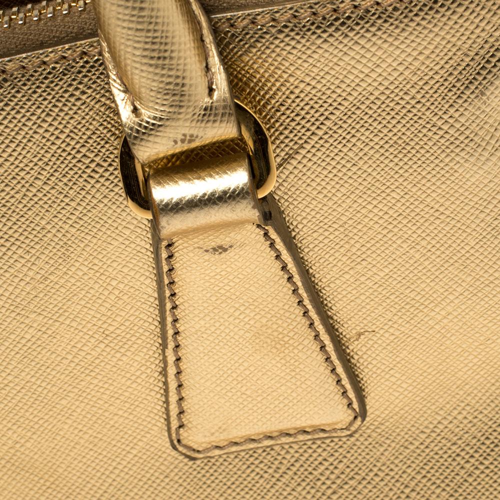 Prada Metallic Gold Saffiano Lux Leder-Tasche mit doppeltem Reißverschluss 11