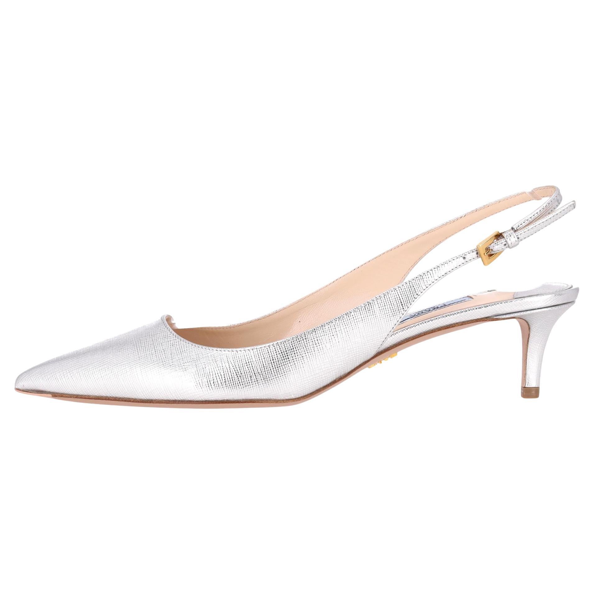 Prada Metallic Leder Slingback Kitten Heel Pumps im Angebot