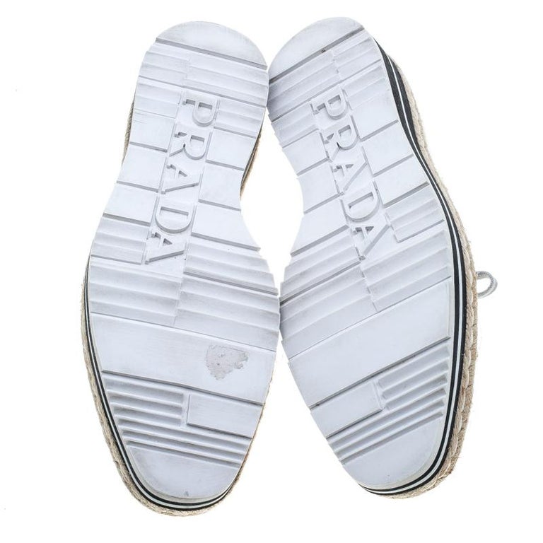 versace chappals