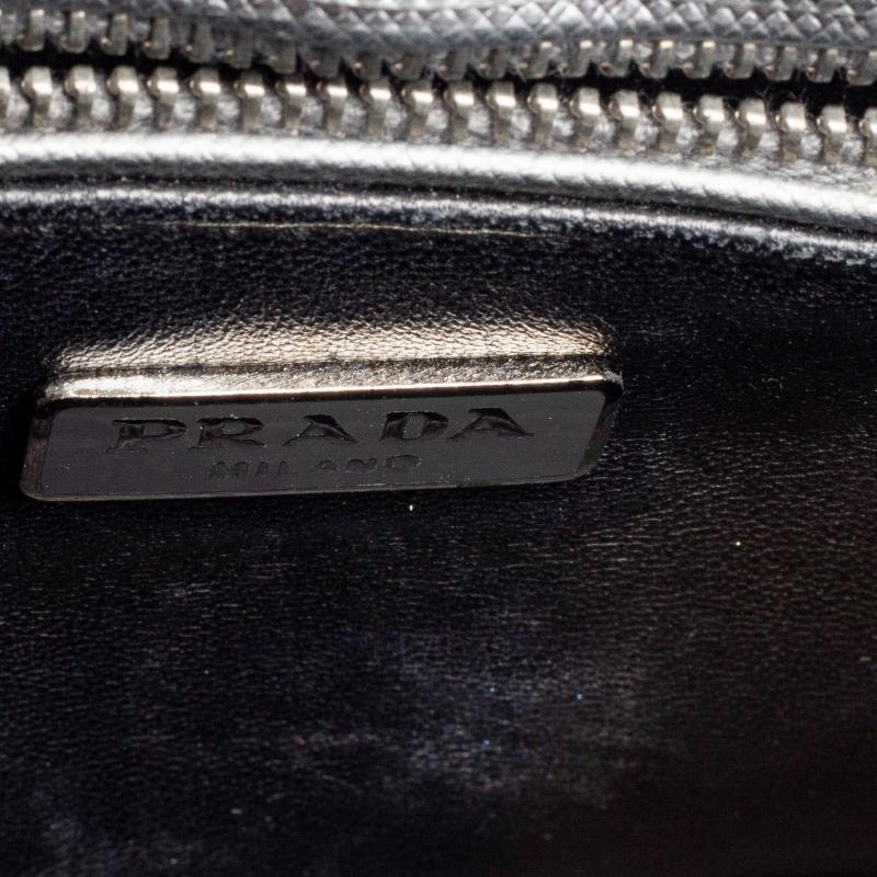 Prada Metallic Silver Saffiano Leather Crossbody Bag In Good Condition In Dubai, Al Qouz 2