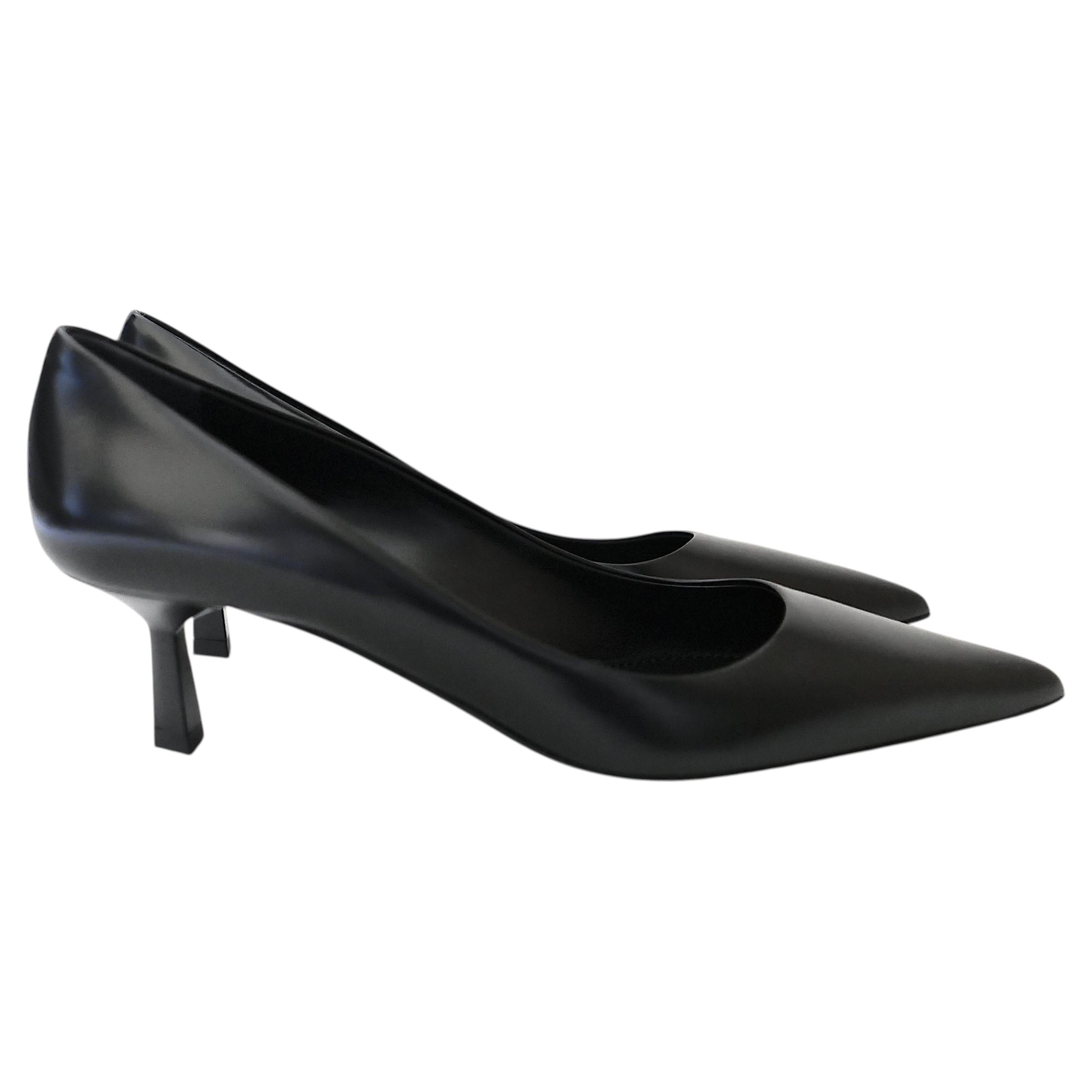 Prada Damen 2010s Schwarzes Leder Mittlerer Absatz Gespitzte Pumps, Größe 36 im Angebot