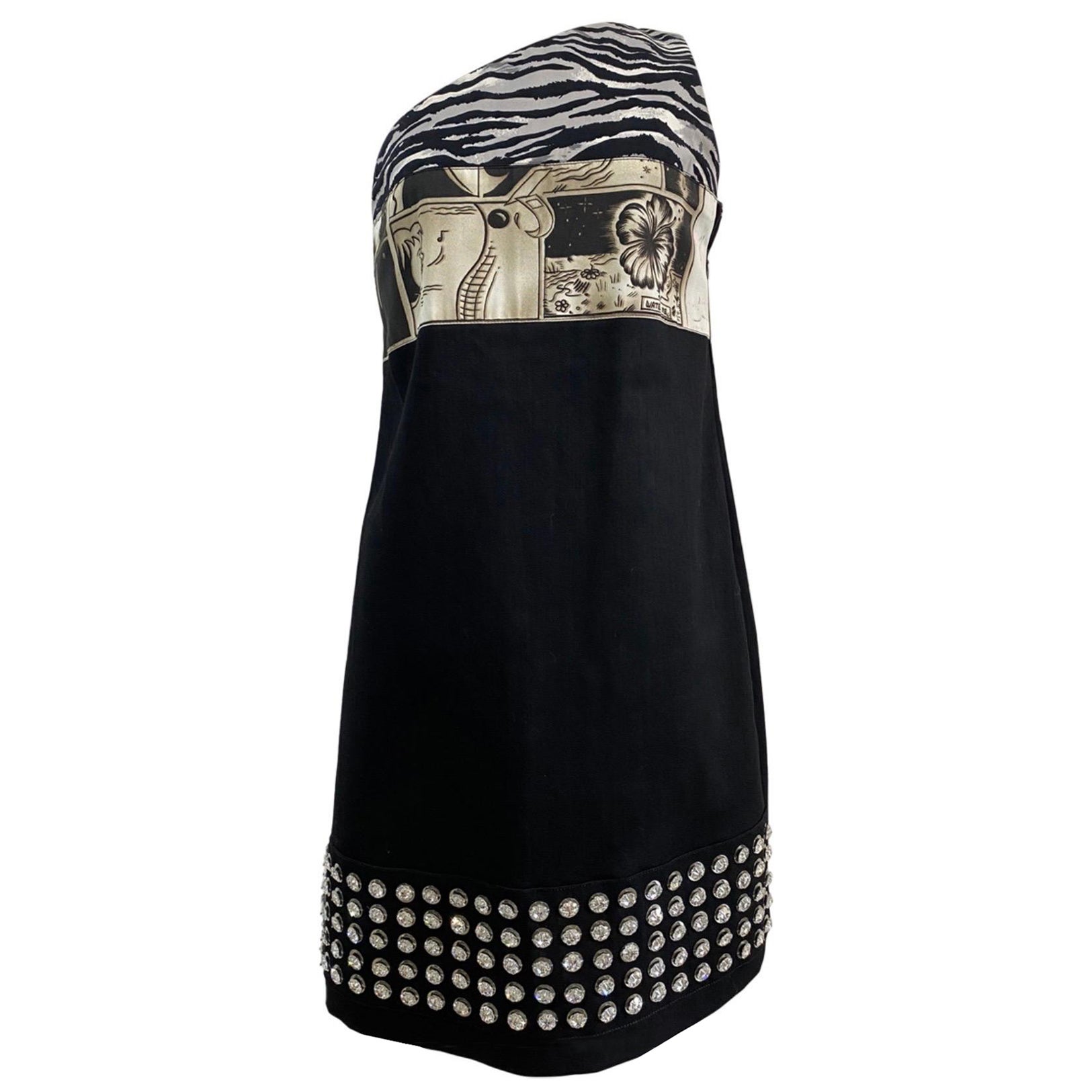Prada mini Dress. Spring/Summer 2018.
In black cotton, featuring comics print For Sale