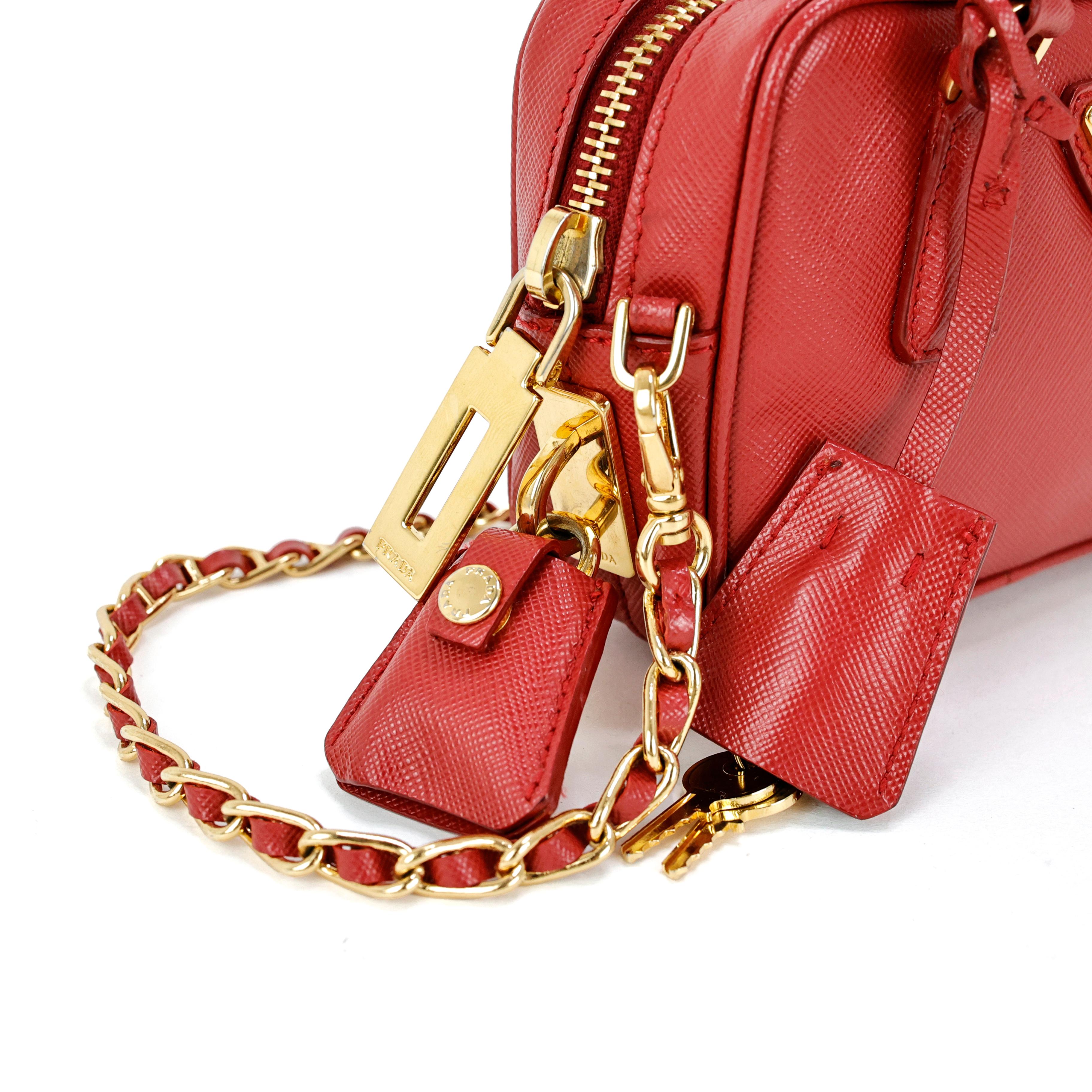 Prada Mini Galleria in saffiano leather For Sale 5
