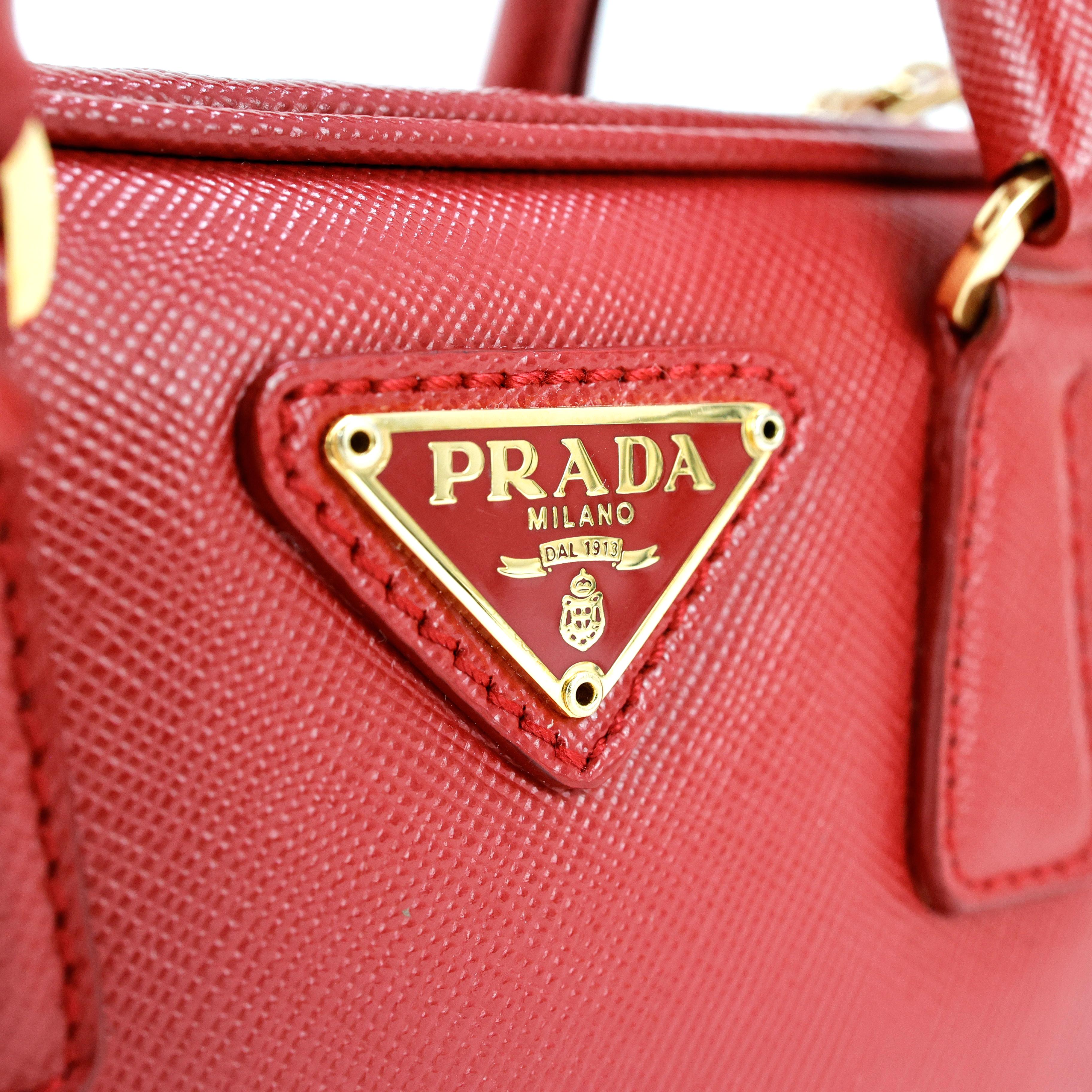 Prada Mini Galleria in saffiano leather For Sale 4