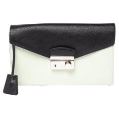 Prada Mintgrüne/Schwarze Saffiano Lux Leder-Clutch mit Klappe