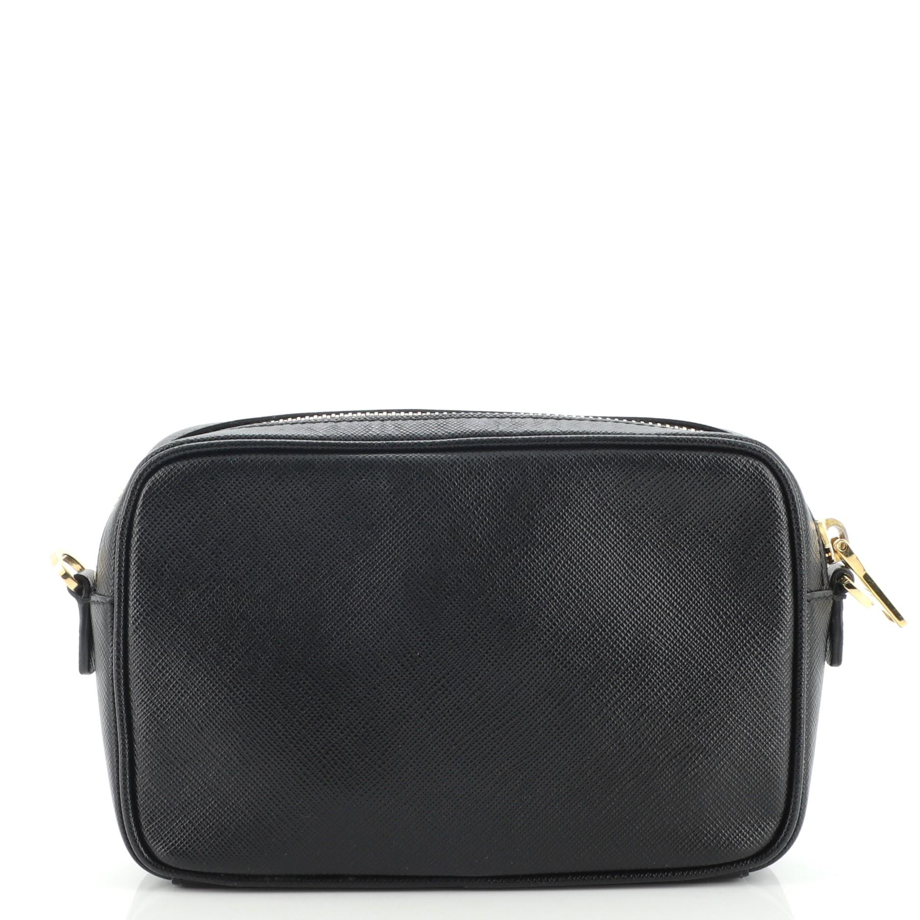 Prada Monochrome Kameratasche aus Saffianoleder von Prada (Schwarz)