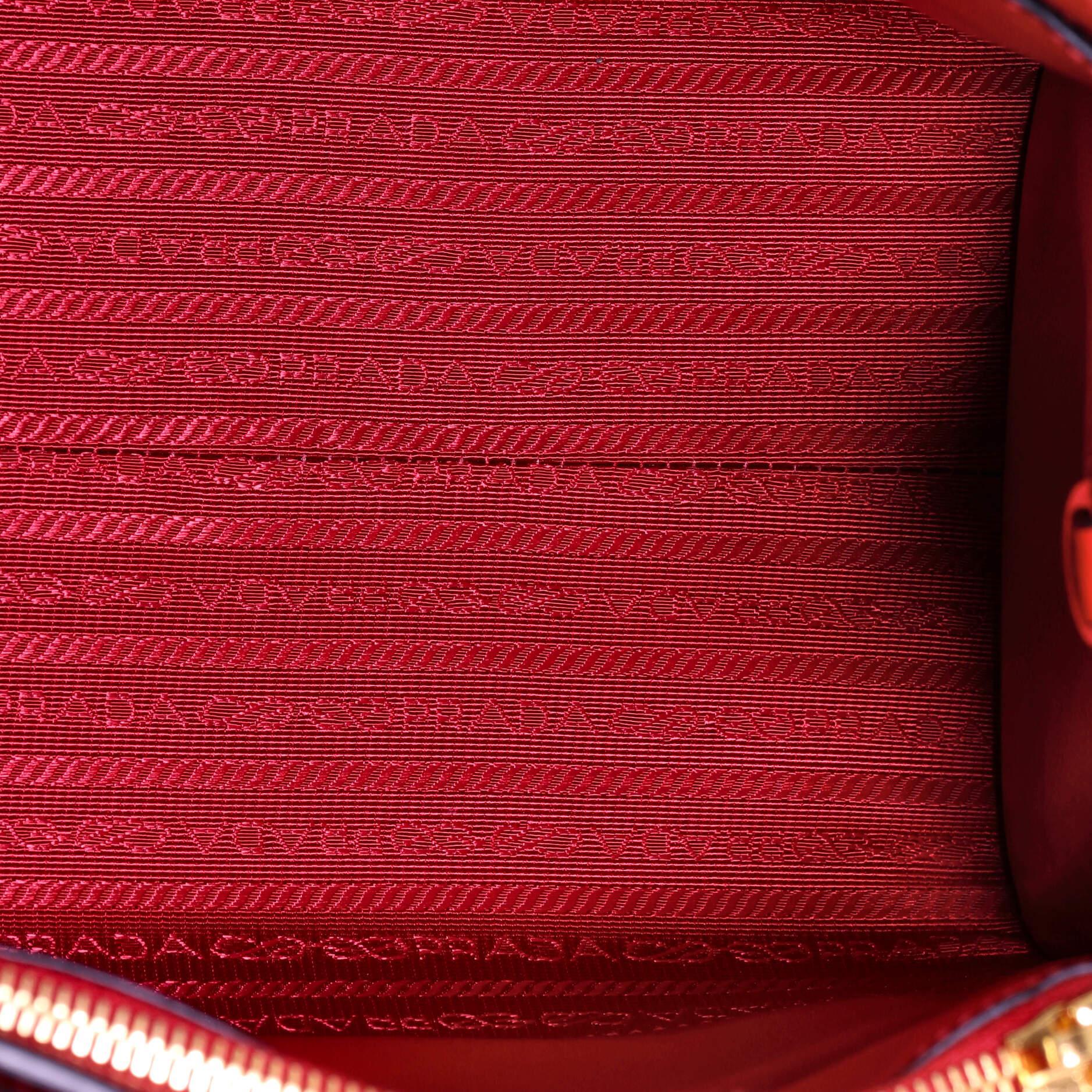 Prada Monochrome Tote Bag Saffiano mit City Calf Klein 1