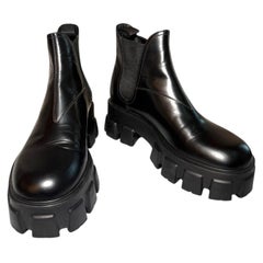 Prada Monolith Lug-Sole Polished Leather Chelsea Boots – FW21 – Size 38