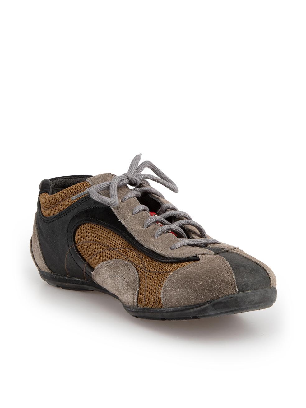 CONDITION is Very good. Minimal wear to trainers is evident. Minimal wear to the suede on both shoes where slight pilling can be seen and there is discolouration to the toe tips on both shoes on this used Prada designer resale item. These trainers