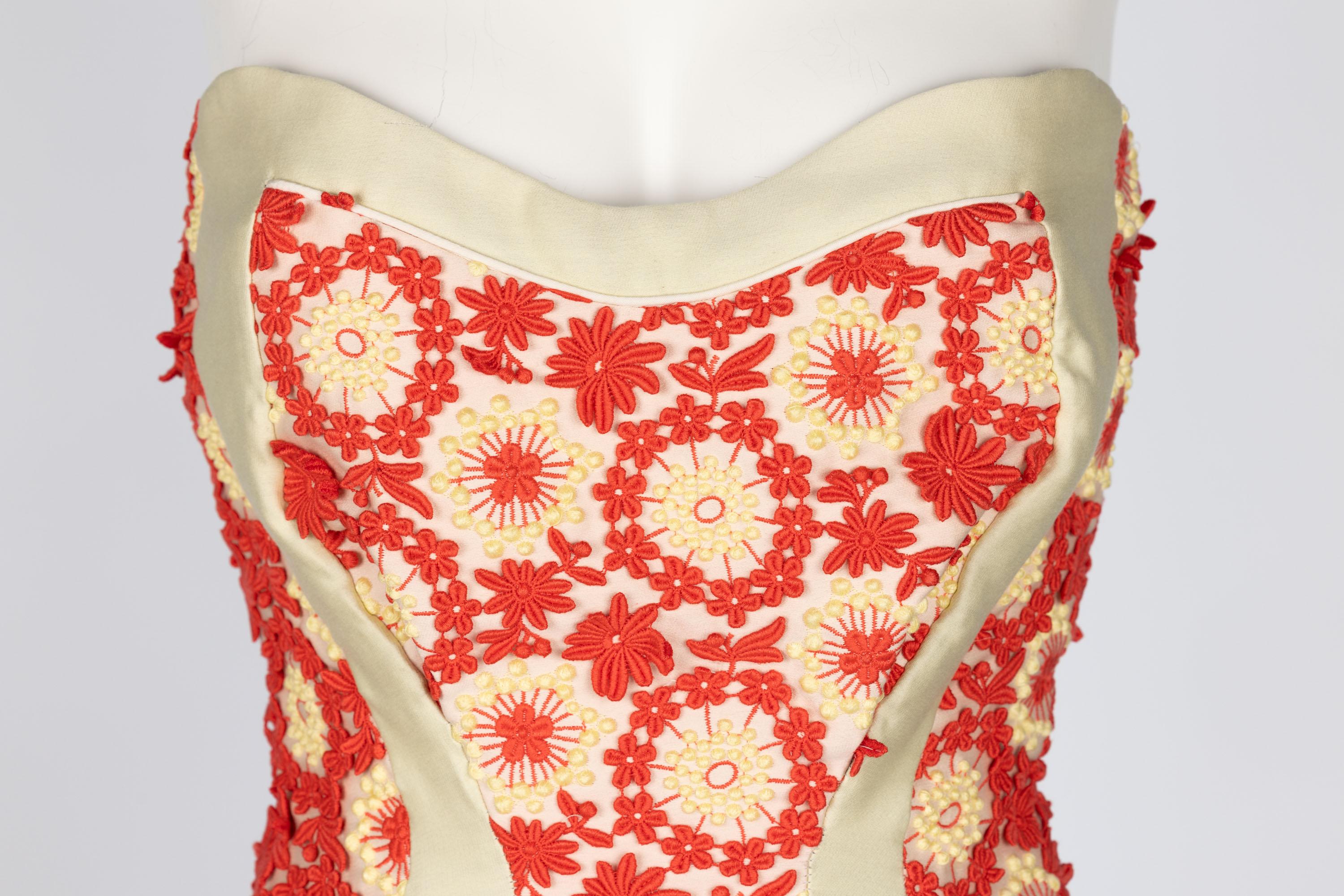 Prada Most Wanted Frühjahr 2012 Floral bestickter Pinup-Bodysuit mit Blumenstickerei im Angebot 3