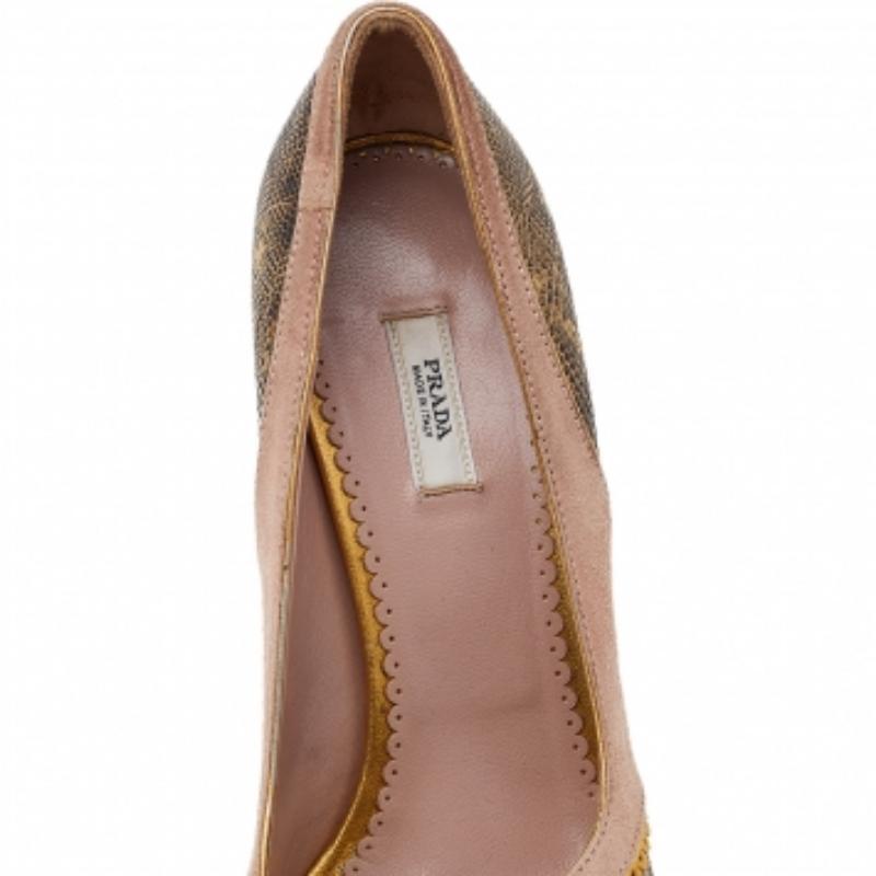 Prada escarpins à bout ouvert en cuir et daim lézard multicolore, taille 36,5 Bon état - En vente à Dubai, Al Qouz 2