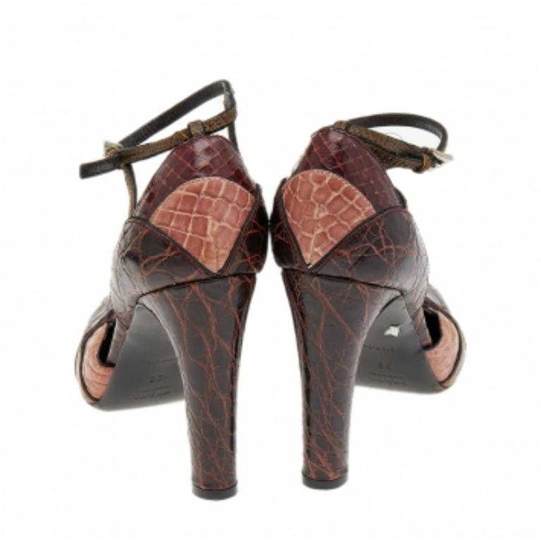 Nero Prada Sandali con cinturino alla caviglia in pelle di pitone e pelle goffrata multicolore misura 38 in vendita