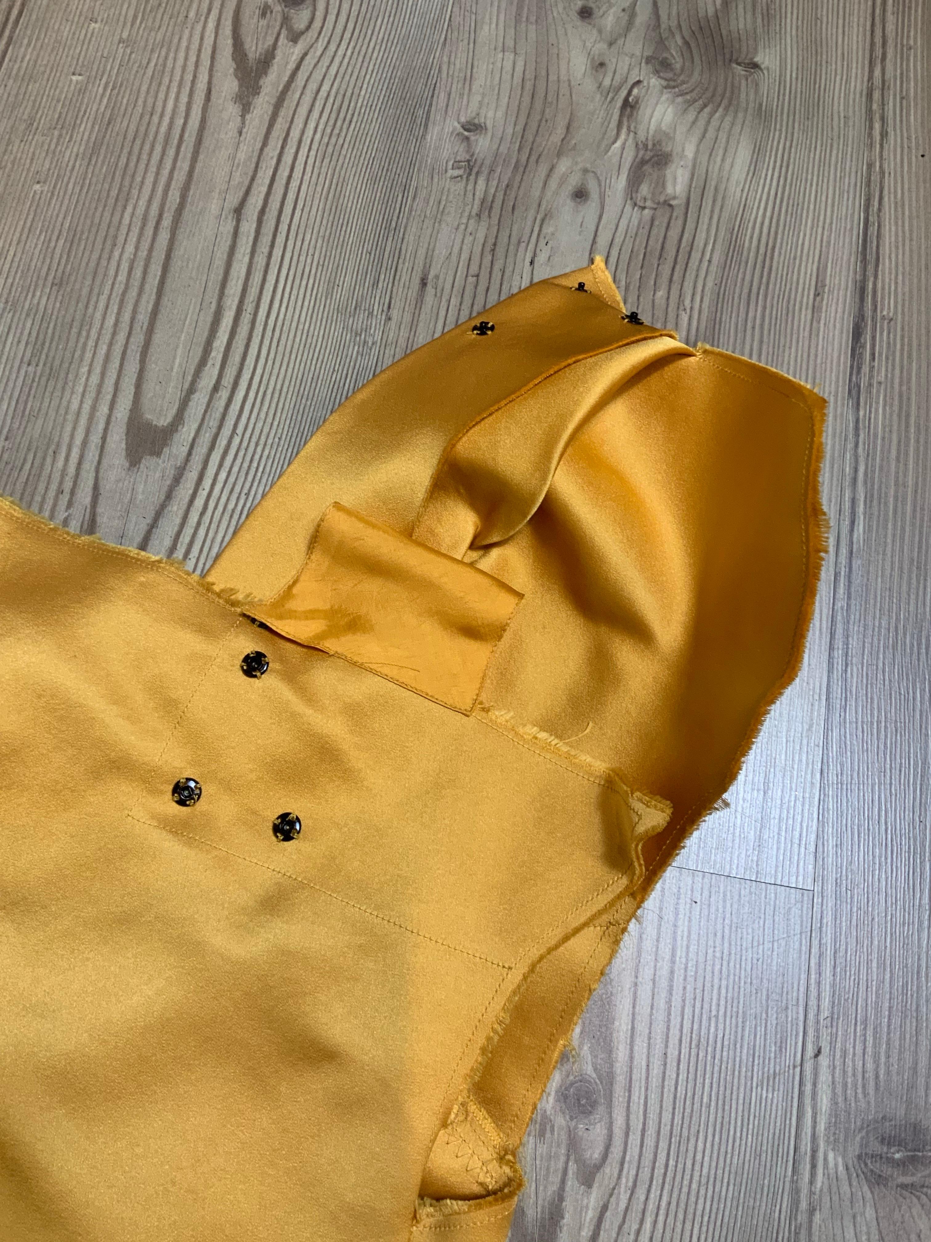 Prada - Chemisier moutarde 1