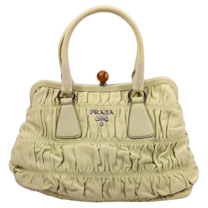 Prada - Sac à bandoulière à cadre en nappa en vente