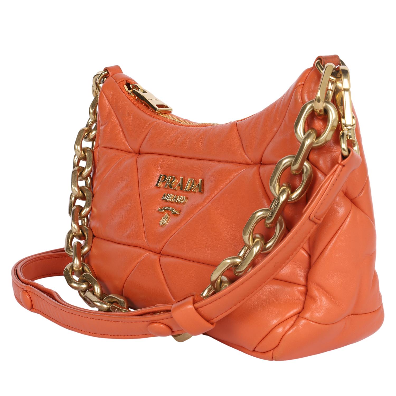 PRADA Sac en Nappa Triangle Patchwork Quilted Orange en vente 1