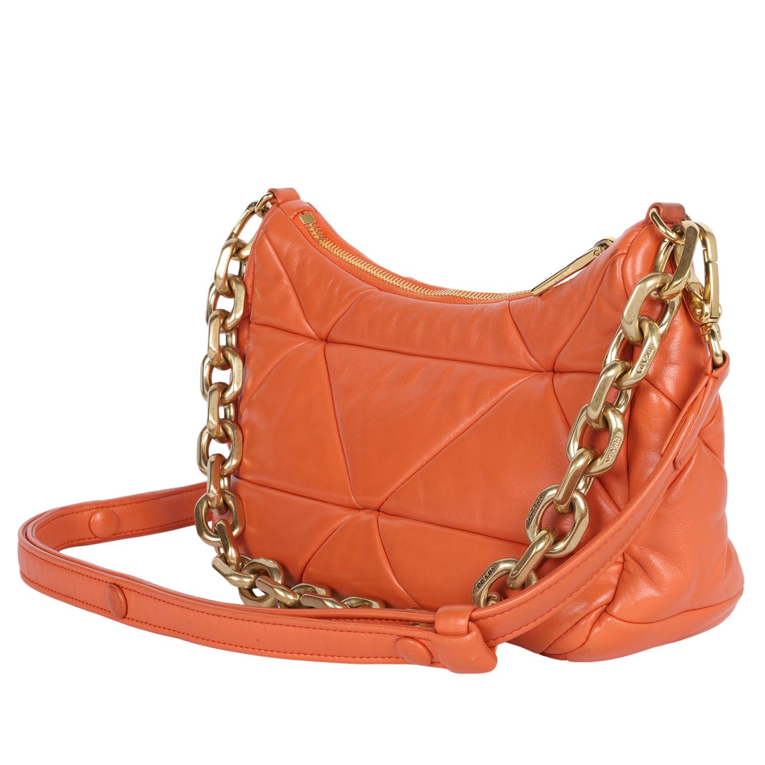 PRADA Sac en Nappa Triangle Patchwork Quilted Orange en vente 4