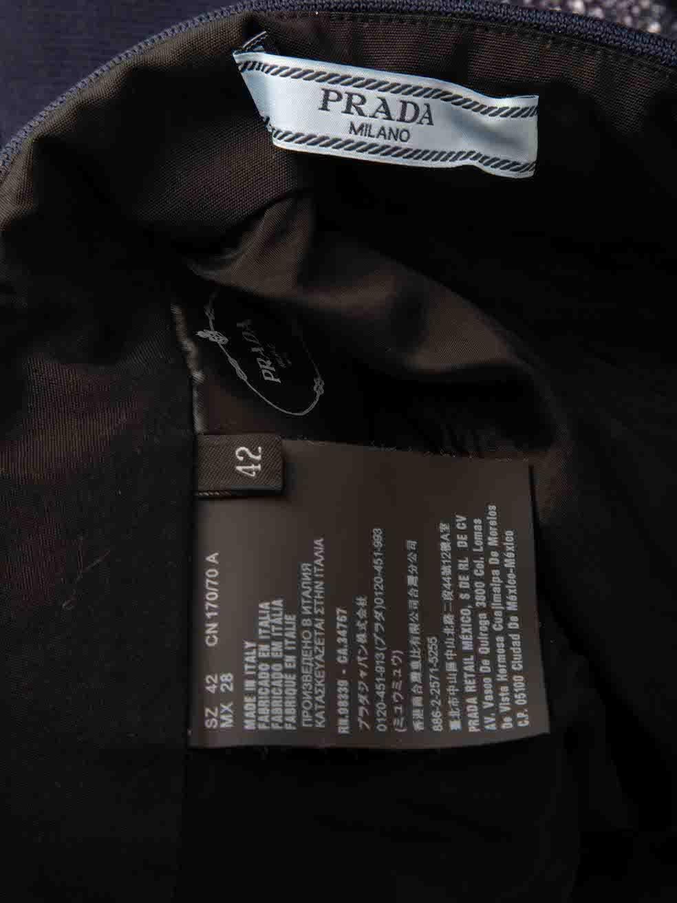 Prada Marineblauer Minirock mit Gürtel Größe M im Angebot 1