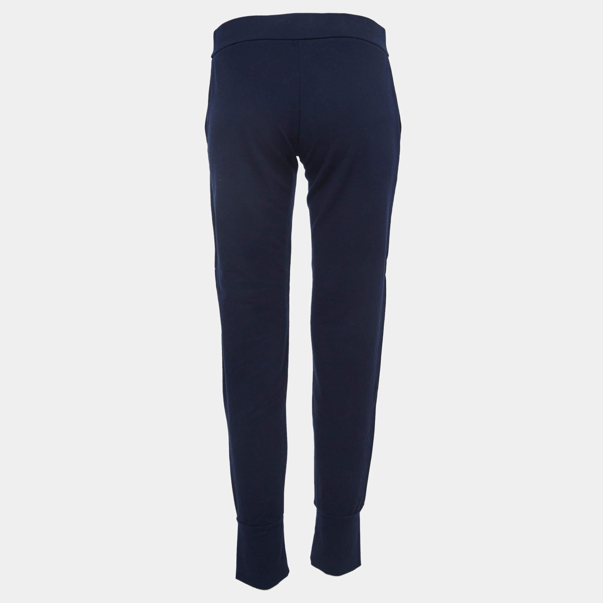 Step out for a jog with these super-stylish jogger pants, lounge around, or go out to run errands, the creation will make you feel comfortable all day. It has been made using high-grade materials and will go well with sneakers, t-shirts, or